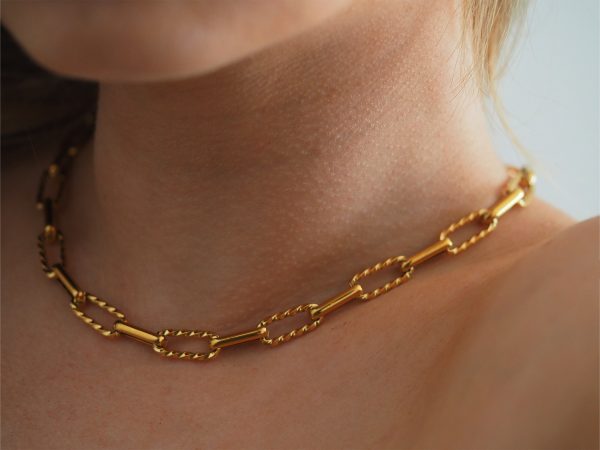 gold link necklace