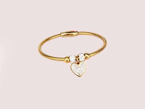 full heart magnet bracelet in gold